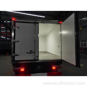 Export Diesel Engine Dongfeng 5T Refrigerator Truck